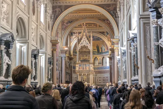 Biskop Erik Varden feirer messe i Laterankirken