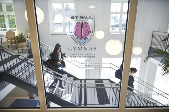 Bilde fra en trappeoppgang i St. Paul gymnas, Bergen. 