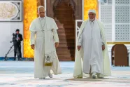 Pave Leo XIV med Mohamed Mamoun Al Qasimi