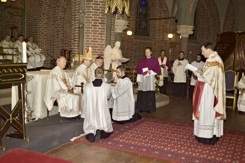 Biskop Bernt Eidsvigs bispeordinasjon 22. oktober 2005. Trefoldighetskirken, Oslo. 