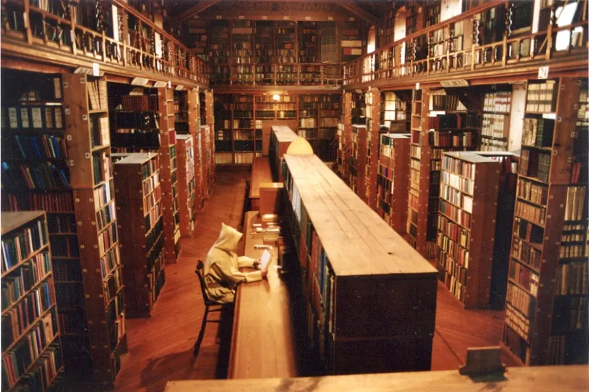 Biblioteket i St. Hugh’s Charterhouse, Parkminster, England. 
