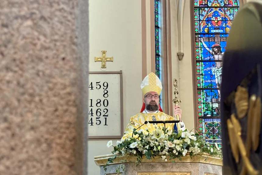 Biskop Fredrik Hansen preker i St. Olav domkirke 25.4.2025. 