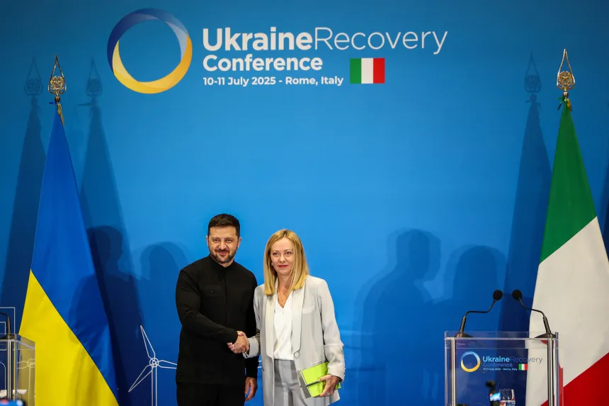 Ukrainas president Zelenskyj sammen med Italias statsminister Meloni
