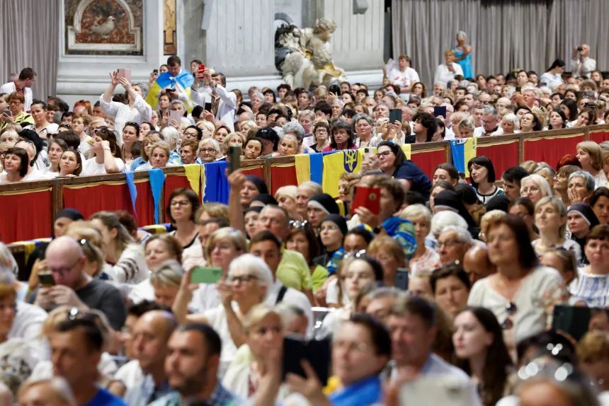 Ukrainske pilegrimer under jubelåret 2025 i Peterskirken i Vatikanet