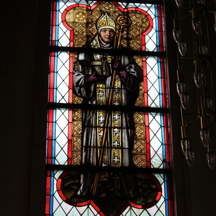 Glassmaleri av St. Eystein i St. Olav domkirke i Oslo