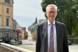 P. Øystein Lund smiler til kamera